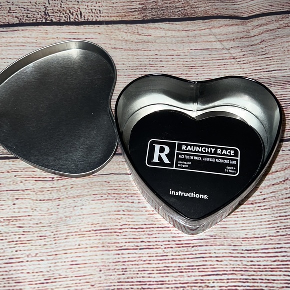 Romantic and Fun Card Game - Picture 7 of 10